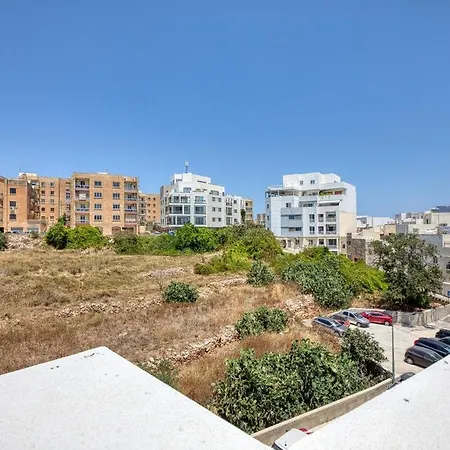 Elegant 2br Penthouse With Terrace And Jacuzzi In St Julians San Ġiljan
