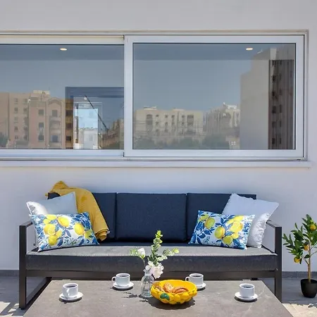 Elegant 2br Penthouse With Terrace And Jacuzzi In St Julians San Ġiljan