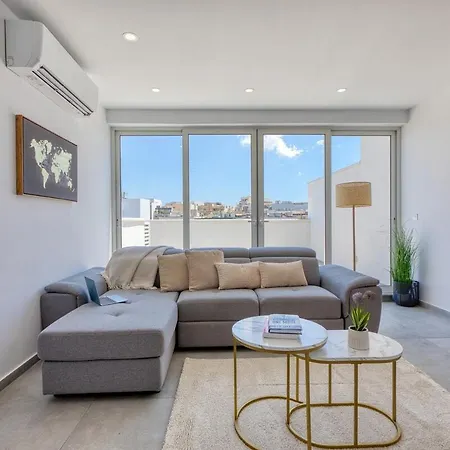 Apartman Elegant 2br Penthouse With Terrace And Jacuzzi In St Julians