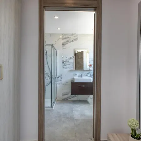 Elegant 2br Penthouse With Terrace And Jacuzzi In St Julians
